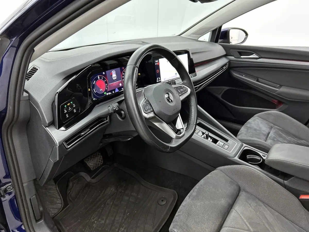 1.4 eHybrid Style | SOH 94.7% | PANORAMADAK | ACHTERUITRIJCAMERA | STANDKACHEL | MEMORY STOELEN | STOELVERWARMING | STUURVERWARMING | DODEHOEK |