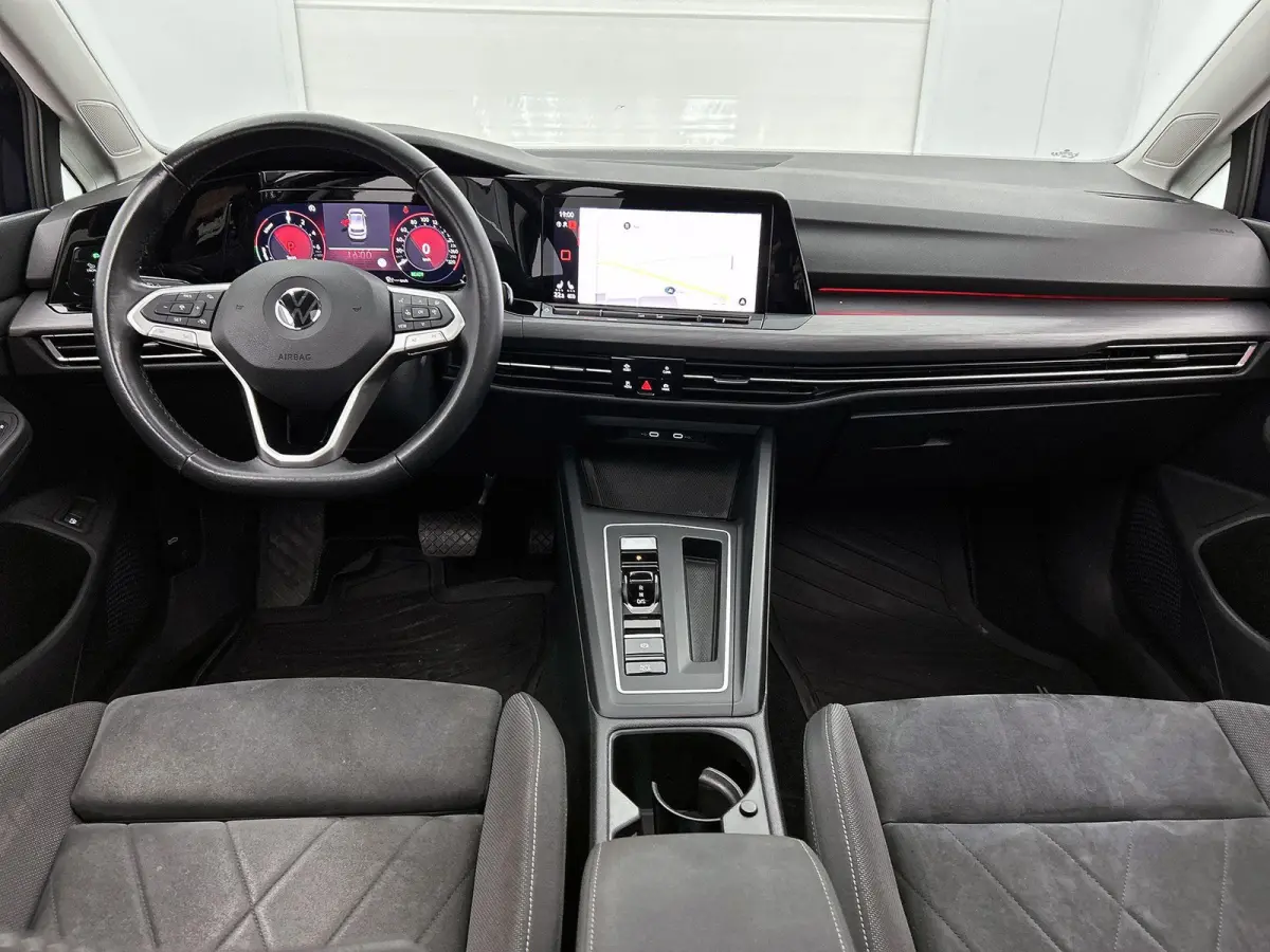 1.4 eHybrid Style | SOH 94.7% | PANORAMADAK | ACHTERUITRIJCAMERA | STANDKACHEL | MEMORY STOELEN | STOELVERWARMING | STUURVERWARMING | DODEHOEK |