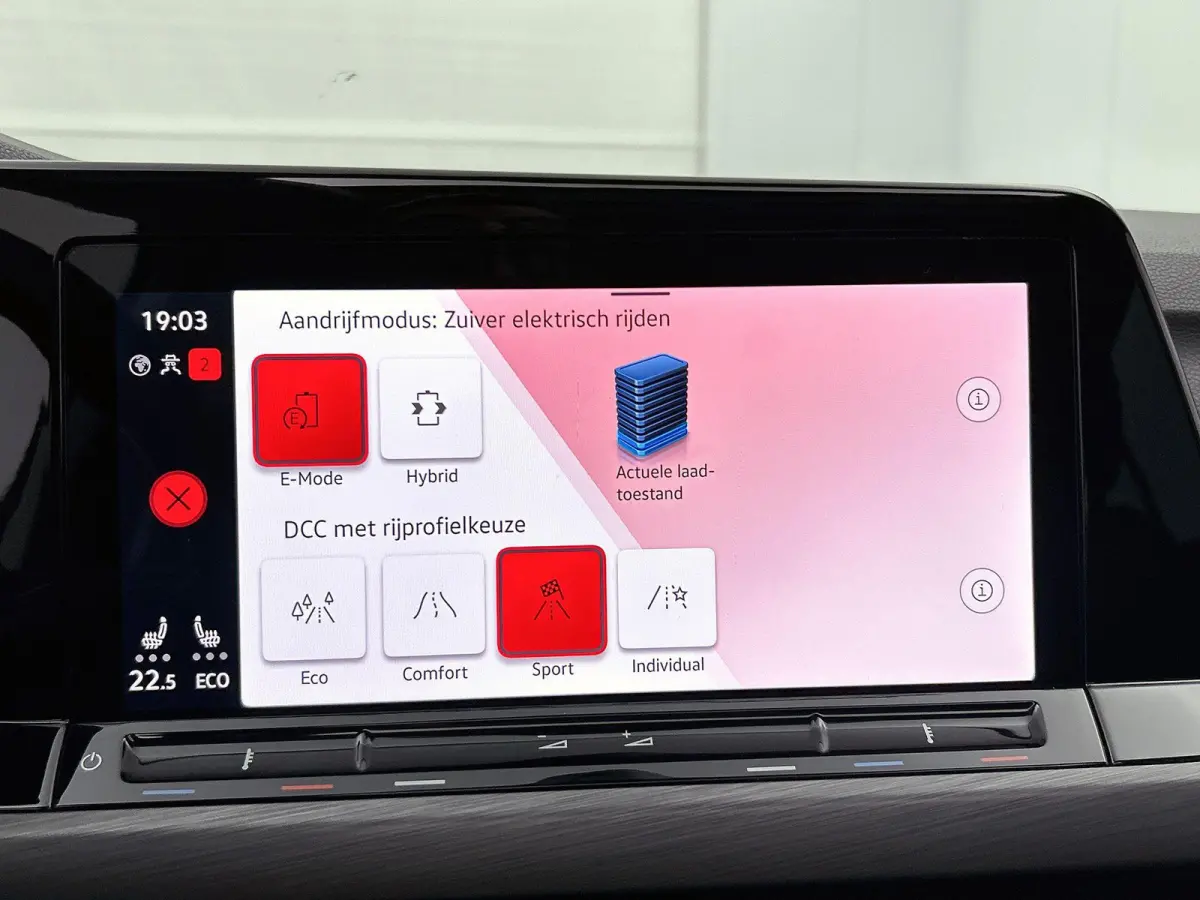 1.4 eHybrid Style | SOH 94.7% | PANORAMADAK | ACHTERUITRIJCAMERA | STANDKACHEL | MEMORY STOELEN | STOELVERWARMING | STUURVERWARMING | DODEHOEK |
