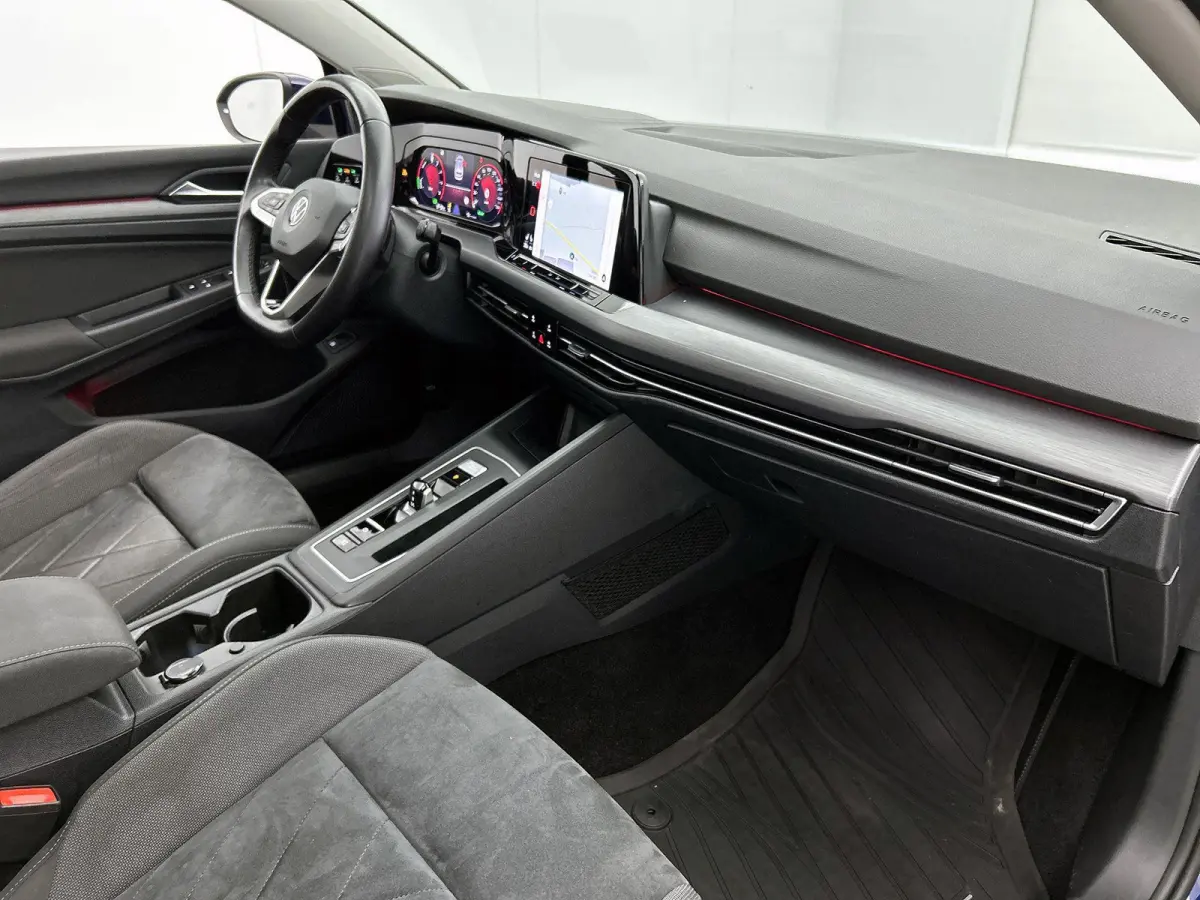 1.4 eHybrid Style | SOH 94.7% | PANORAMADAK | ACHTERUITRIJCAMERA | STANDKACHEL | MEMORY STOELEN | STOELVERWARMING | STUURVERWARMING | DODEHOEK |