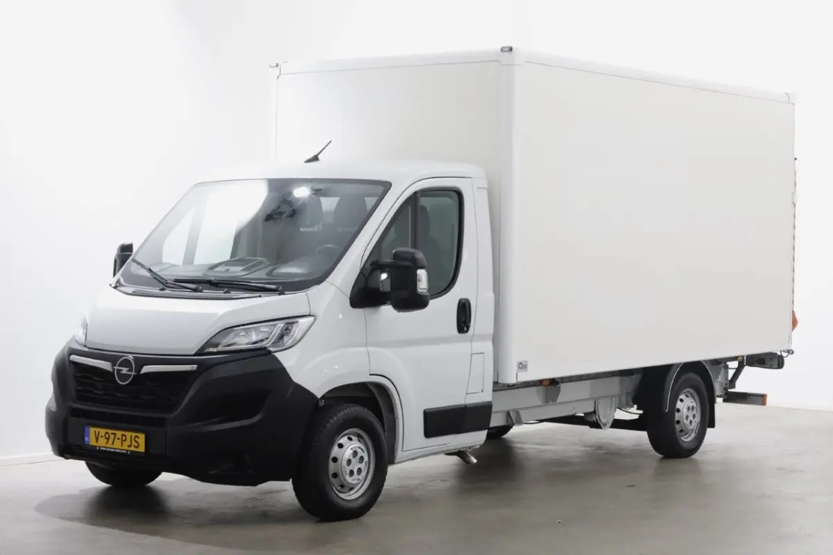 2.2D 140pk Bakwagen met laadklep 1.060kg laadvermogen 08-2023
