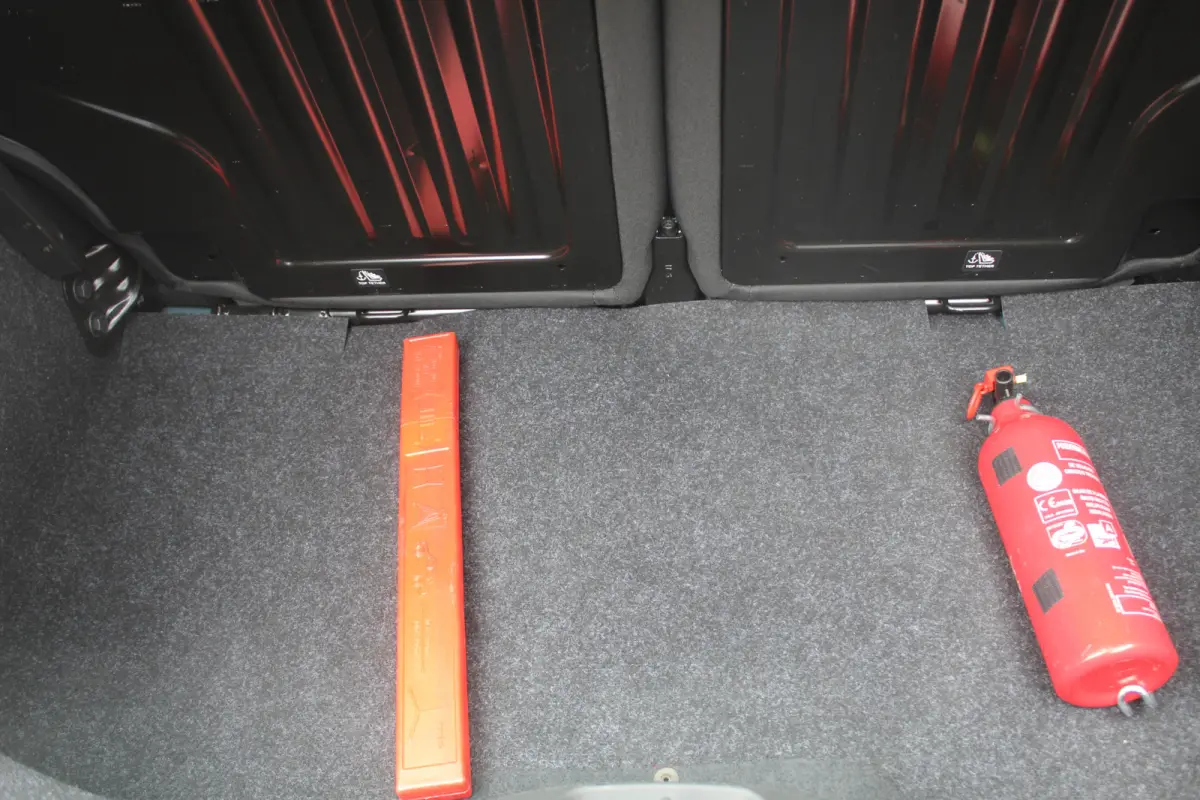 1.0 Hybrid Cult Panoramadak l Parkeersensoren achter l Apple carplay/ Android auto