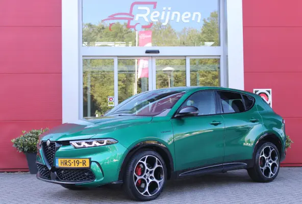 1.5T Hybrid 160PK VELOCE | PREMIUM PACK: LEDEREN BEKLEDING/GEVENTILEERDE VOORSTOELEN/4-VOUDIG ELEKTRISCH VERSTELBARE LENDESTEUN VOORSTOELEN/ELEKTRISCH BEDIENBARE /HOOGGLANS ZWARTE RAAMOMLIJS