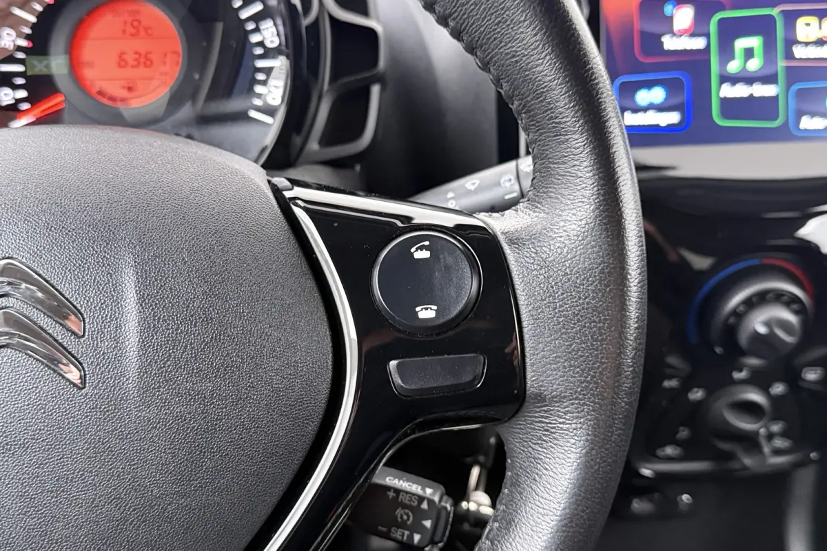 1.0 VTi Cabrio Airscape Urban Ride Camera Carplay LED 15'LMV