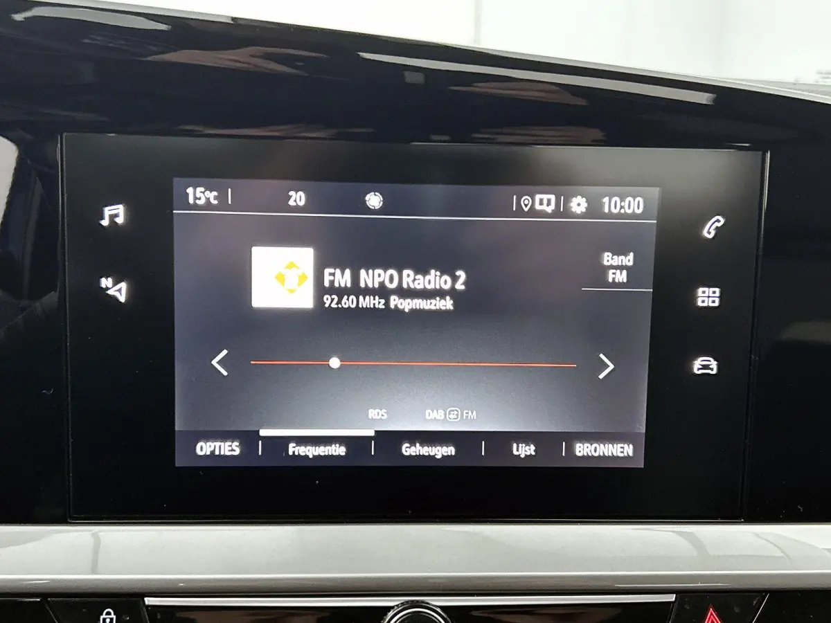 1.2 130pk Elegance Automaat | Navigatie | Climate Control | Cruise Control | Camera | 17"LMV | LED | Apple Carplay/Android Auto |