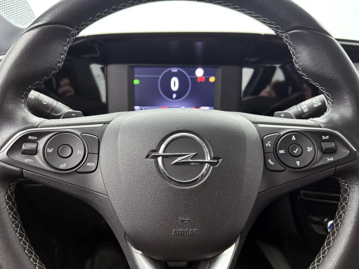 1.2 130pk Elegance Automaat | Navigatie | Climate Control | Cruise Control | Camera | 17"LMV | LED | Apple Carplay/Android Auto |