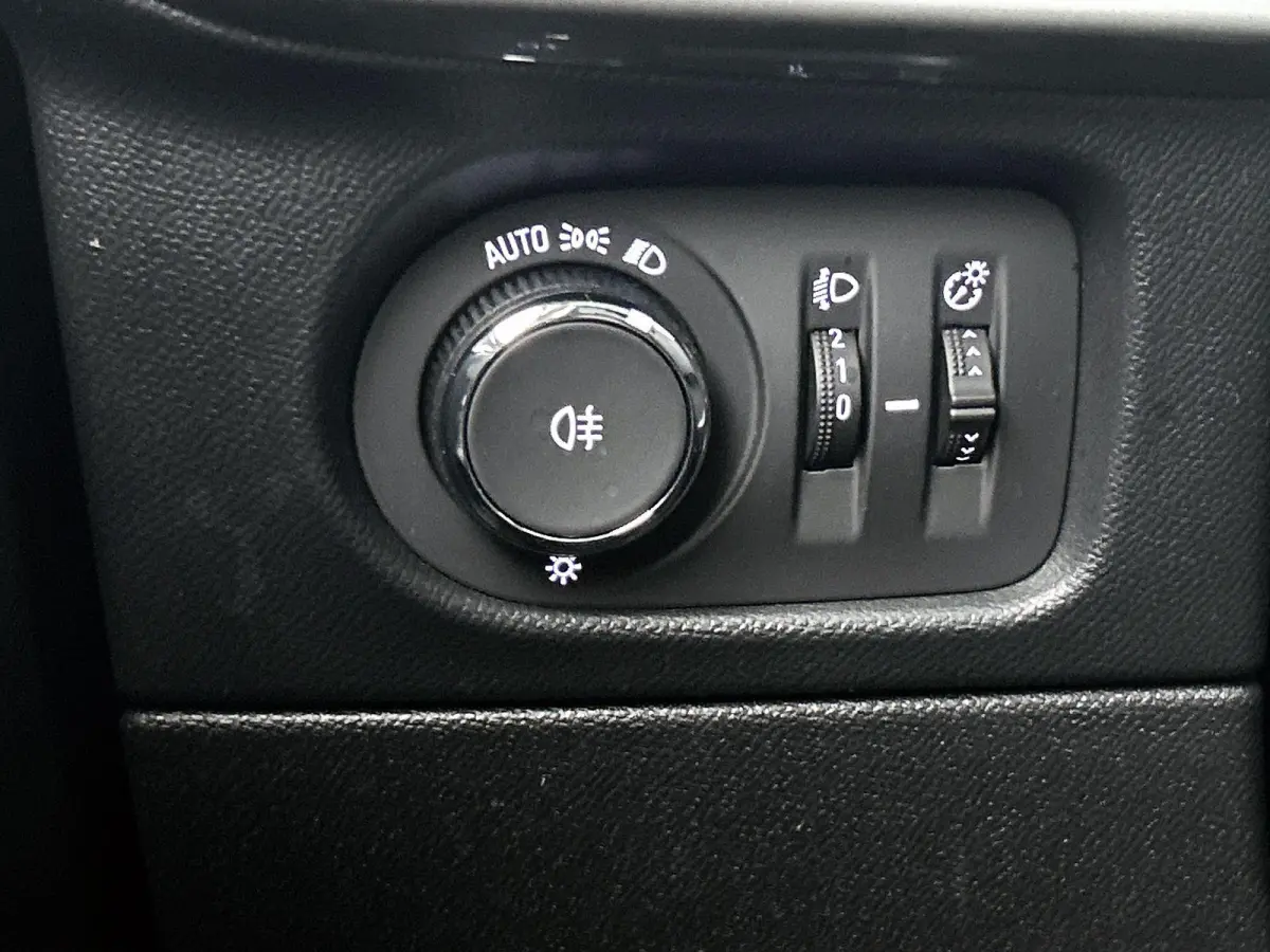 1.2 130pk Elegance Automaat | Navigatie | Climate Control | Cruise Control | Camera | 17"LMV | LED | Apple Carplay/Android Auto |