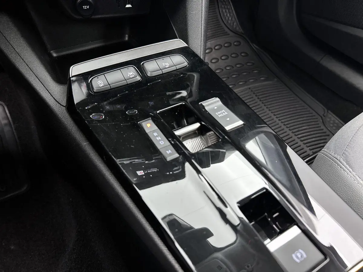 1.2 130pk Elegance Automaat | Navigatie | Climate Control | Cruise Control | Camera | 17"LMV | LED | Apple Carplay/Android Auto |