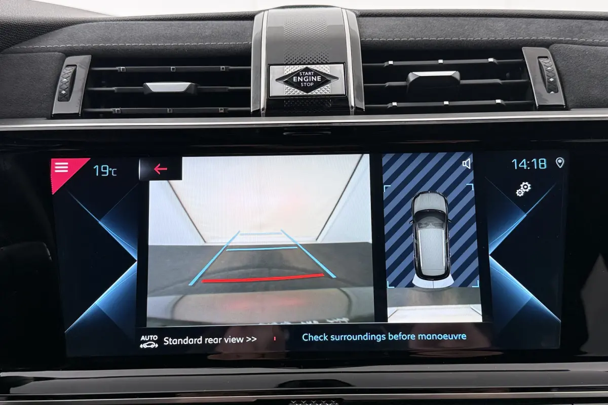 E-Tense PHEV Performance Line Camera 19'LMV Carplay Xenon