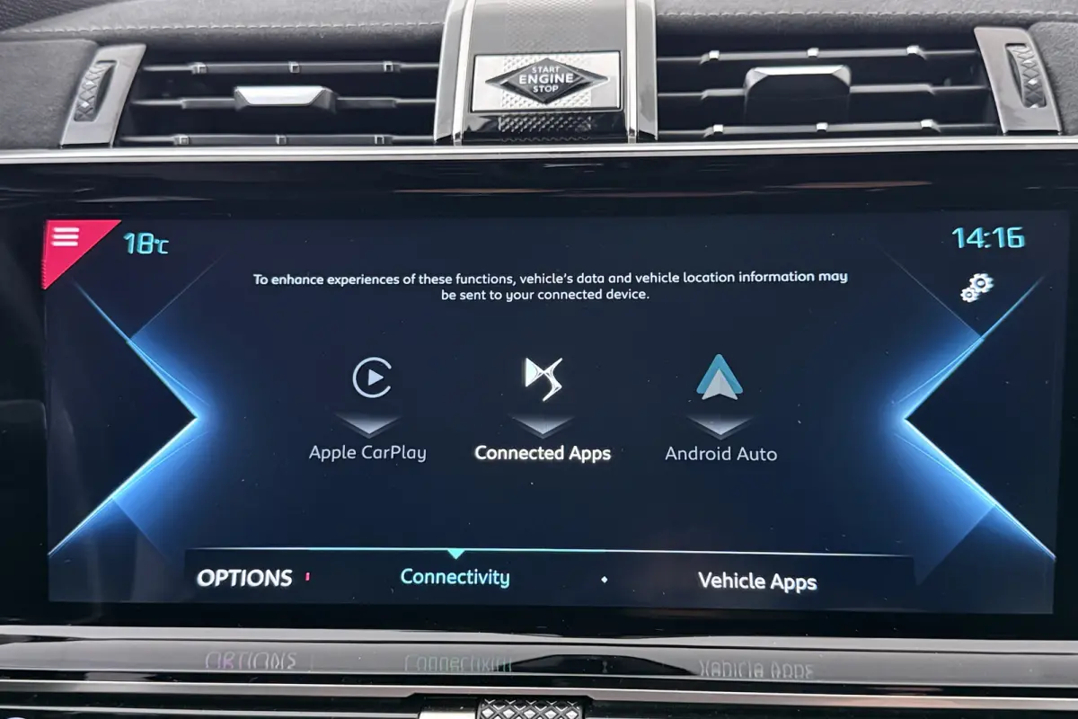 E-Tense PHEV Performance Line Camera 19'LMV Carplay Xenon