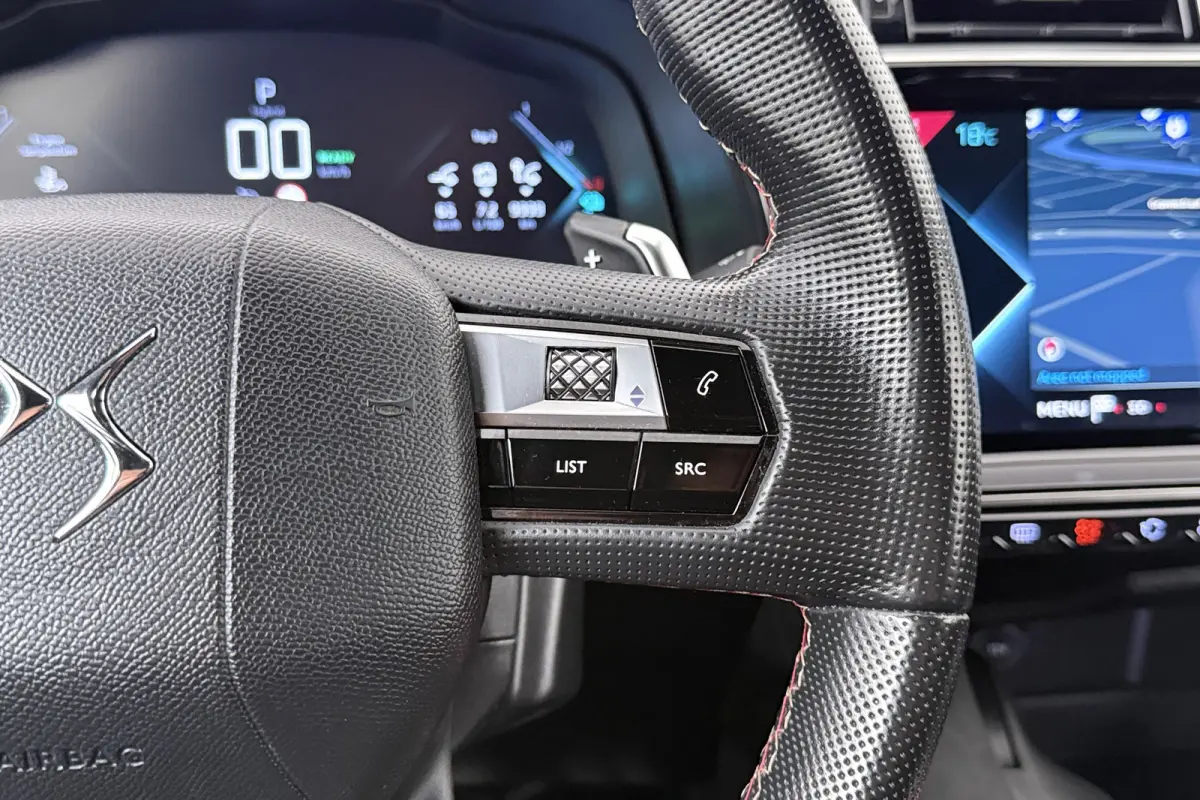 E-Tense PHEV Performance Line Camera 19'LMV Carplay Xenon