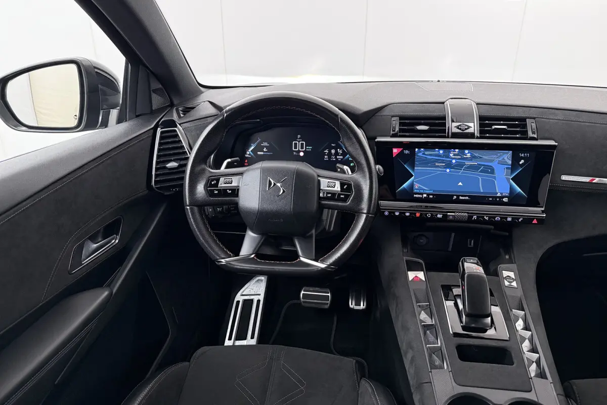 E-Tense PHEV Performance Line Camera 19'LMV Carplay Xenon
