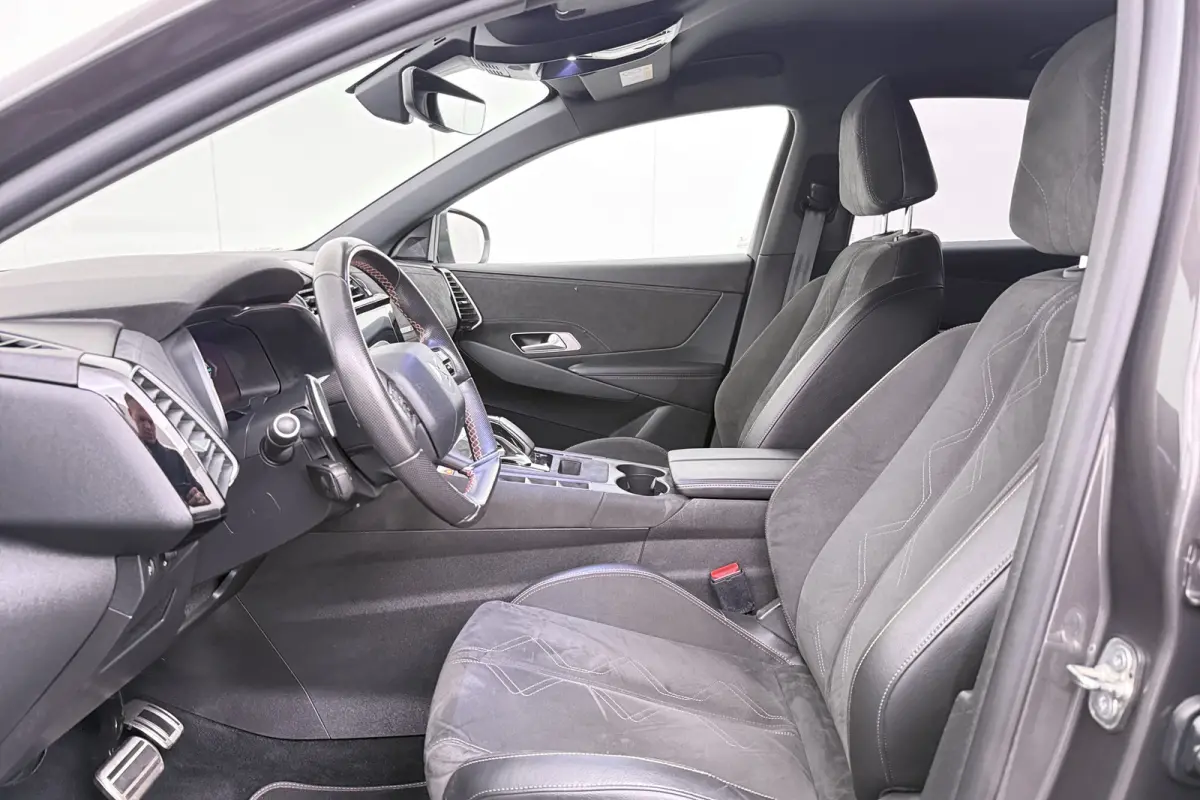 E-Tense PHEV Performance Line Camera 19'LMV Carplay Xenon