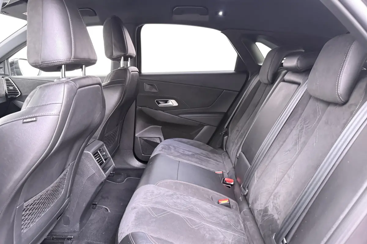 E-Tense PHEV Performance Line Camera 19'LMV Carplay Xenon