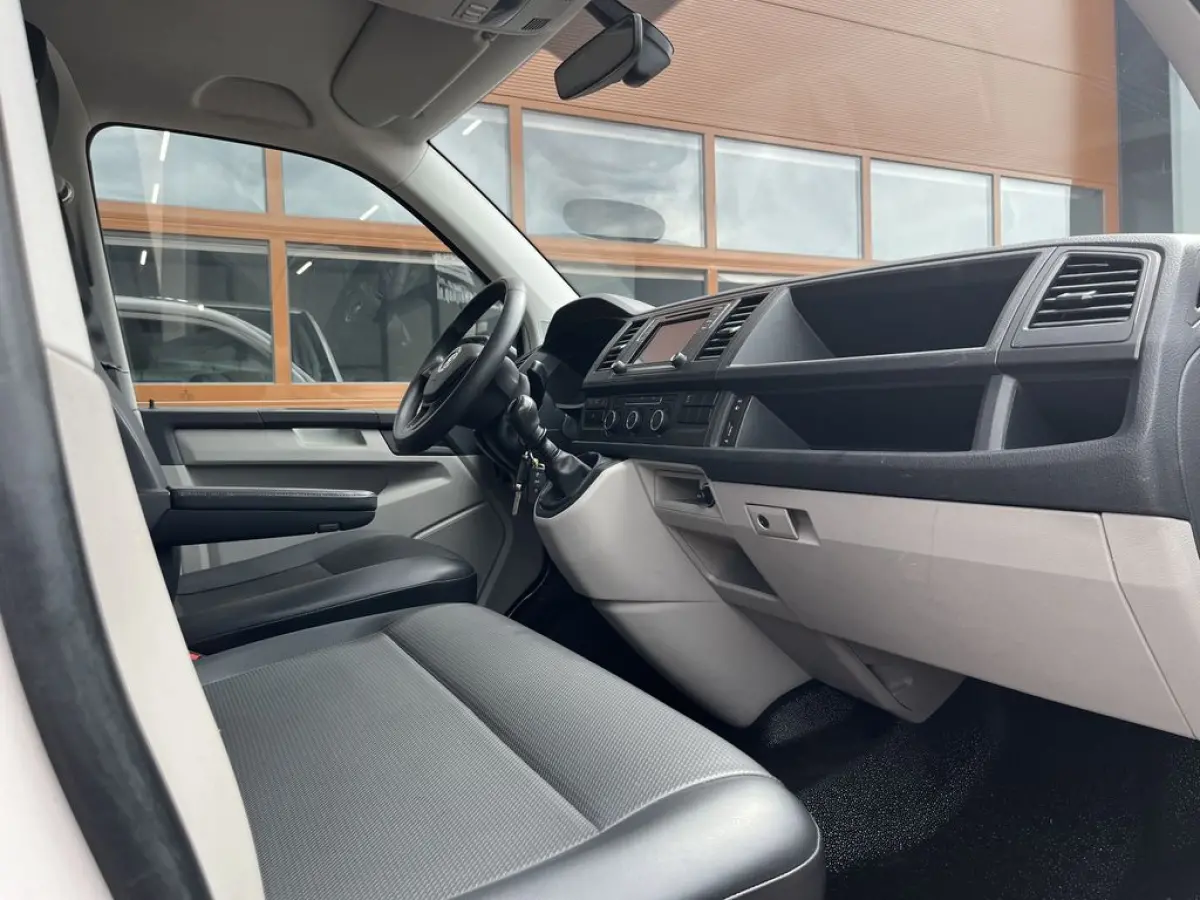 2.0 TDI 102pk E6 Comfortline 3p Service bus Lease €276 p/m, Airco, Carplay, PDC, Sortimo inrichting, 2x Schuifdeur. Volledig onderhoudshistorie aanwezig