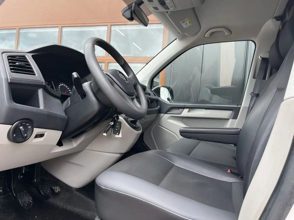 2.0 TDI 102pk E6 Comfortline 3p Service bus Lease €276 p/m, Airco, Carplay, PDC, Sortimo inrichting, 2x Schuifdeur. Volledig onderhoudshistorie aanwezig
