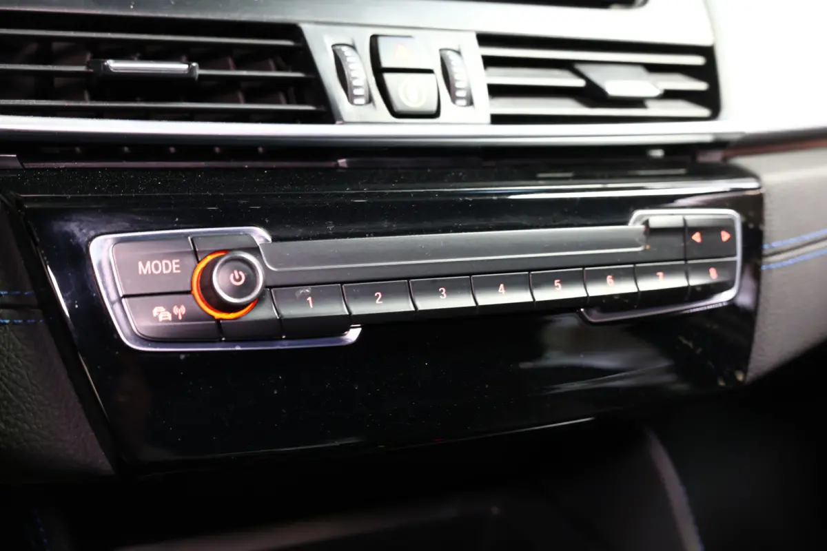 225xe PLUGIN HYBR M SPORT High Executive GROTE NAVI HEADUP PDC "18