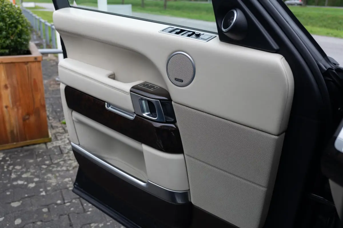 4.4 SDV8 Autobiography |1e Eig|Org NL NAP|Soft Close|Stoel Ventilatie / Verwarming|Panoramadak|Meridian|Trekhaak|Dealer onderhouden|EX BPM