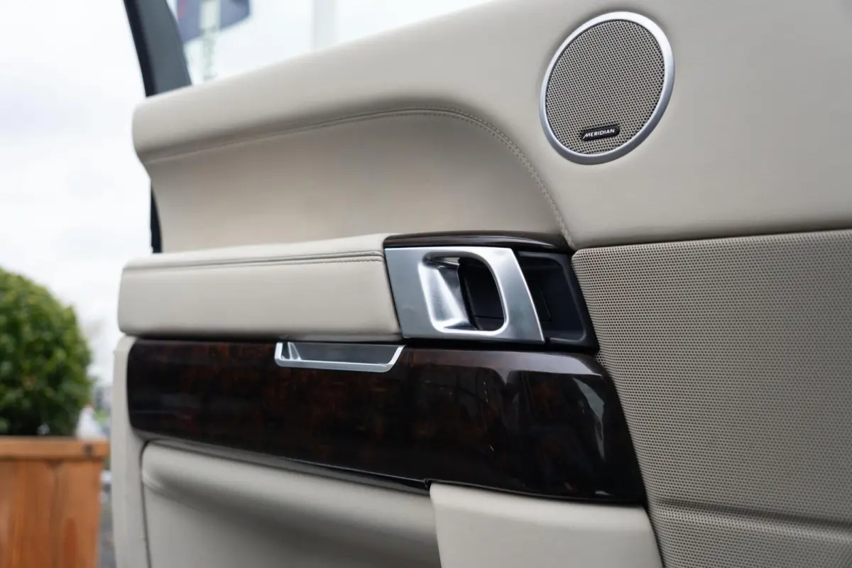 4.4 SDV8 Autobiography |1e Eig|Org NL NAP|Soft Close|Stoel Ventilatie / Verwarming|Panoramadak|Meridian|Trekhaak|Dealer onderhouden|EX BPM