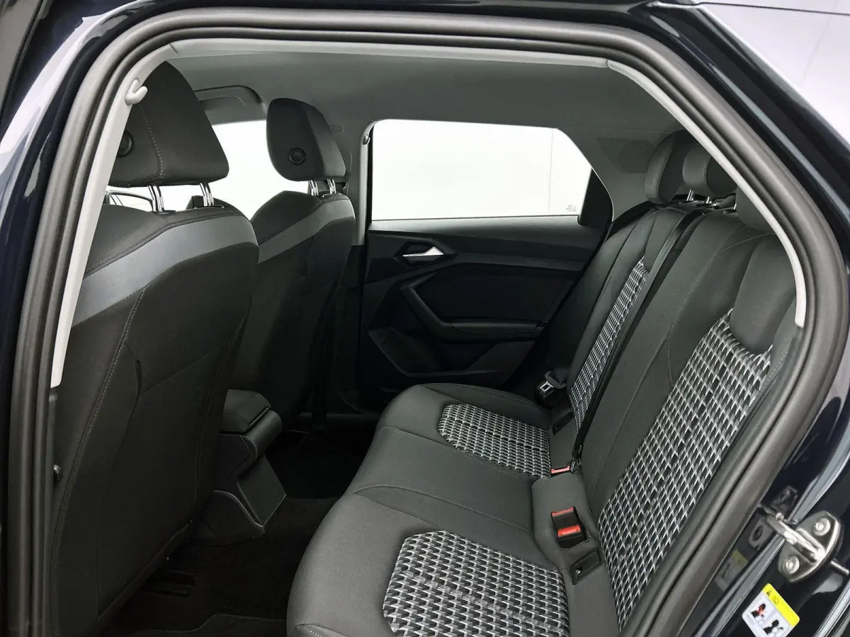 25 TFSI Advanced edition 95 PK | Automaat | Stoelverwarming | Climate Control | Lichtmetalen velgen | Cruise Control | Lichtmetalen velgen | Keyless |
