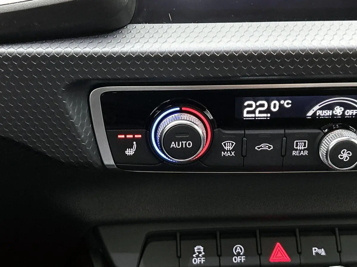 25 TFSI Advanced edition 95 PK | Automaat | Stoelverwarming | Climate Control | Lichtmetalen velgen | Cruise Control | Lichtmetalen velgen | Keyless |