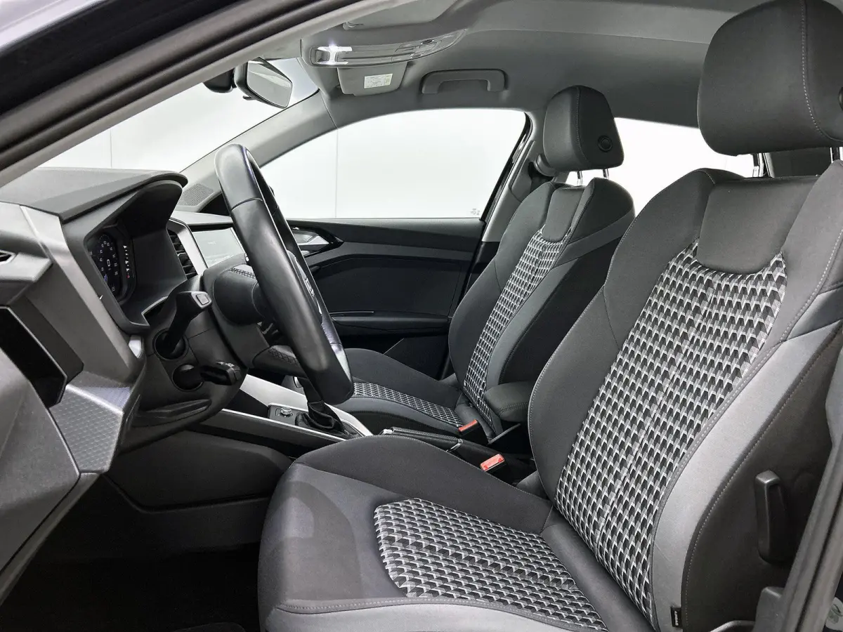25 TFSI Advanced edition 95 PK | Automaat | Stoelverwarming | Climate Control | Lichtmetalen velgen | Cruise Control | Lichtmetalen velgen | Keyless |