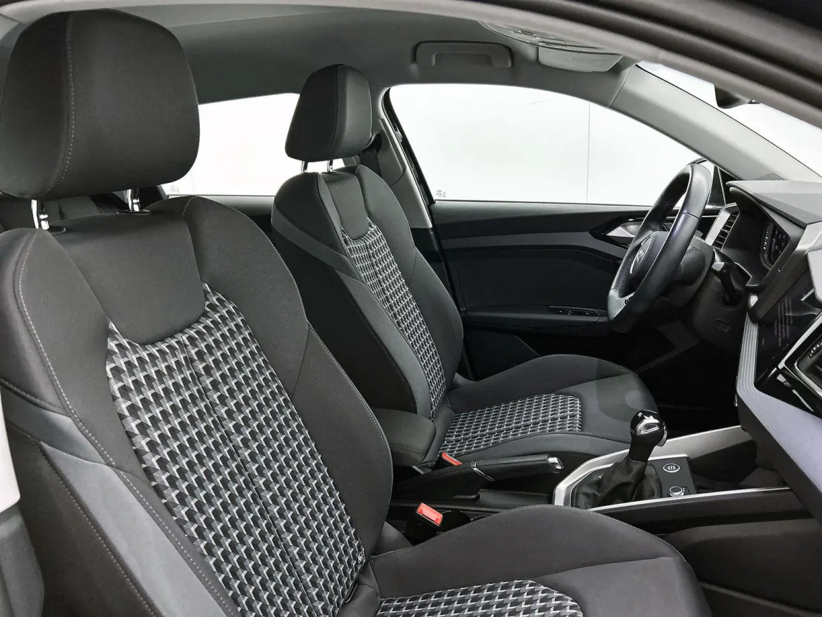 25 TFSI Advanced edition 95 PK | Automaat | Stoelverwarming | Climate Control | Lichtmetalen velgen | Cruise Control | Lichtmetalen velgen | Keyless |