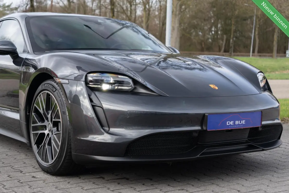 |Org NL NAP|1ste Eig|Clanck Audio|SportStoelen|Leder Bi-Color|CarPlay|Dealer Onderhouden