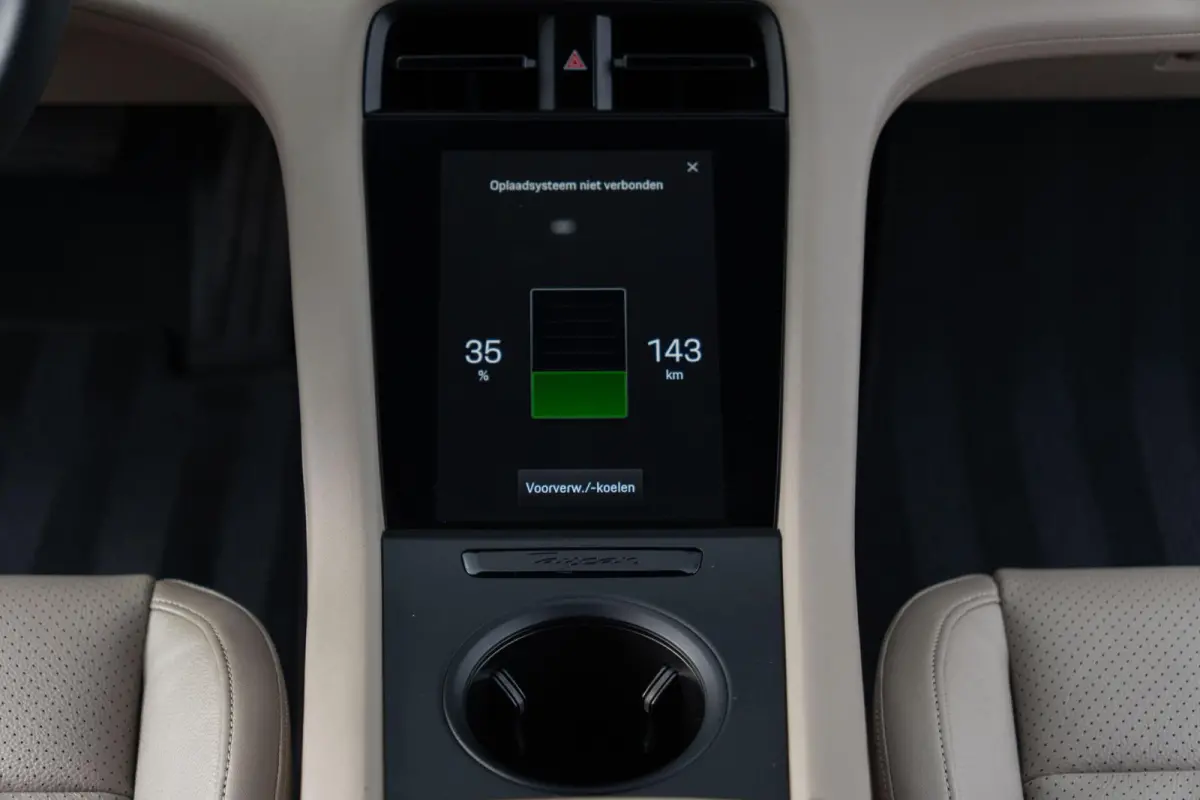 |Org NL NAP|1ste Eig|Clanck Audio|SportStoelen|Leder Bi-Color|CarPlay|Dealer Onderhouden
