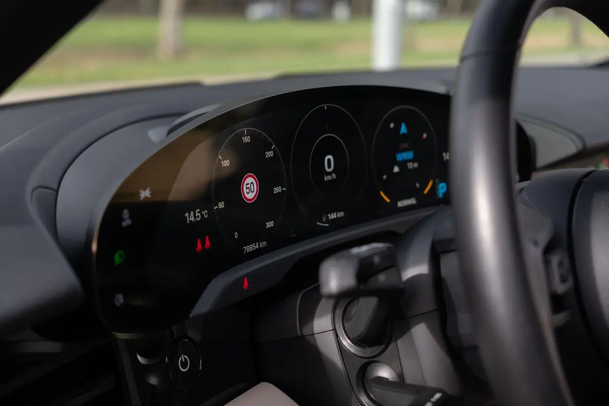 |Org NL NAP|1ste Eig|Clanck Audio|SportStoelen|Leder Bi-Color|CarPlay|Dealer Onderhouden