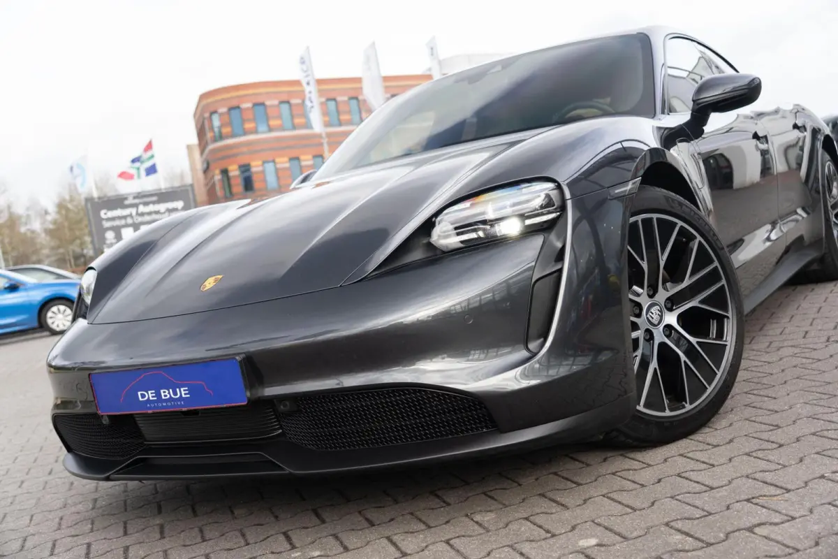 |Org NL NAP|1ste Eig|Clanck Audio|SportStoelen|Leder Bi-Color|CarPlay|Dealer Onderhouden