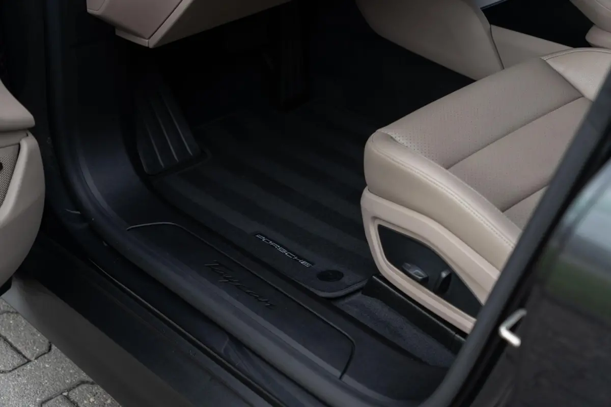 |Org NL NAP|1ste Eig|Clanck Audio|SportStoelen|Leder Bi-Color|CarPlay|Dealer Onderhouden