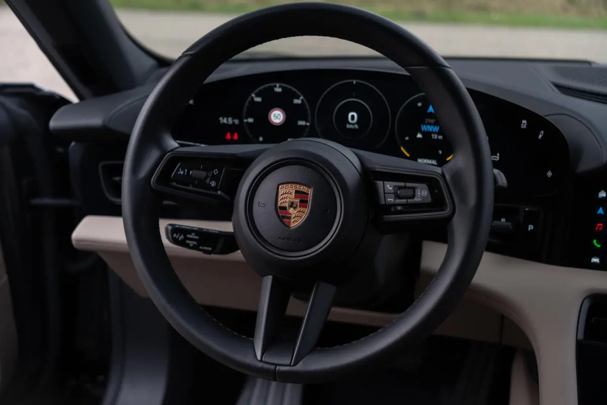 |Org NL NAP|1ste Eig|Clanck Audio|SportStoelen|Leder Bi-Color|CarPlay|Dealer Onderhouden