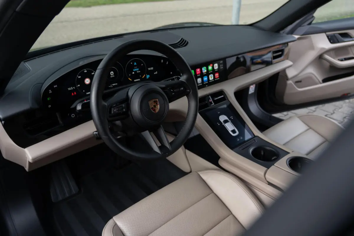 |Org NL NAP|1ste Eig|Clanck Audio|SportStoelen|Leder Bi-Color|CarPlay|Dealer Onderhouden
