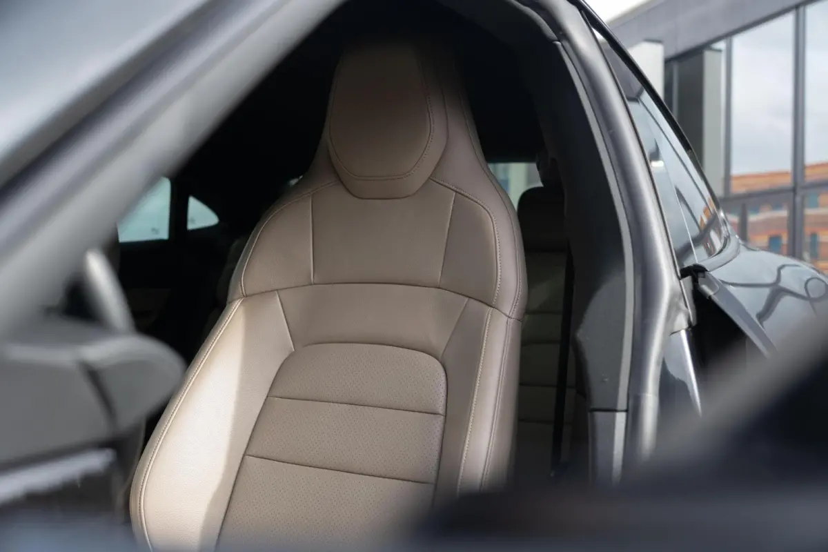|Org NL NAP|1ste Eig|Clanck Audio|SportStoelen|Leder Bi-Color|CarPlay|Dealer Onderhouden