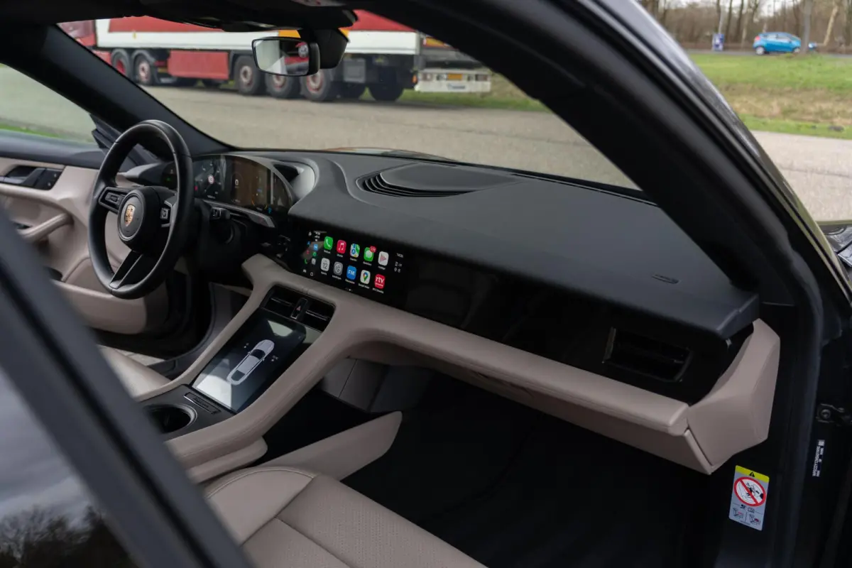 |Org NL NAP|1ste Eig|Clanck Audio|SportStoelen|Leder Bi-Color|CarPlay|Dealer Onderhouden