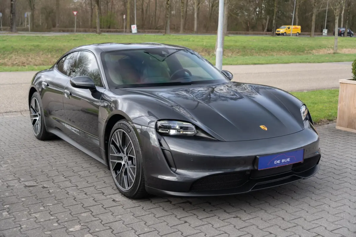 |Org NL NAP|1ste Eig|Clanck Audio|SportStoelen|Leder Bi-Color|CarPlay|Dealer Onderhouden