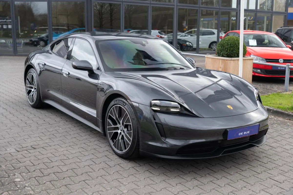 |Org NL NAP|1ste Eig|Clanck Audio|SportStoelen|Leder Bi-Color|CarPlay|Dealer Onderhouden