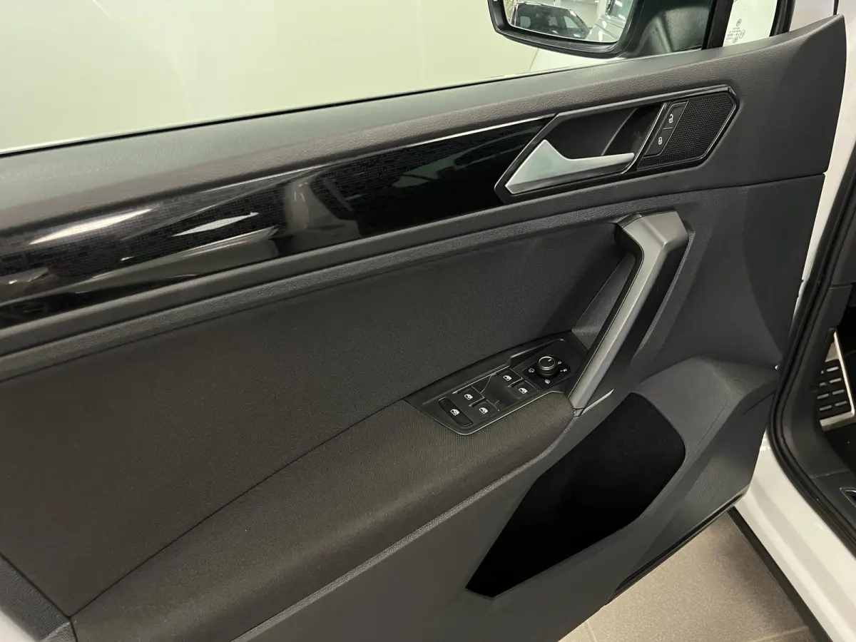 1.4 TSI ACT / AUTOMAAT / 150PK / SOUND Comf Busi / NAVI / PDC V en A / 18OOKG Trekg. /