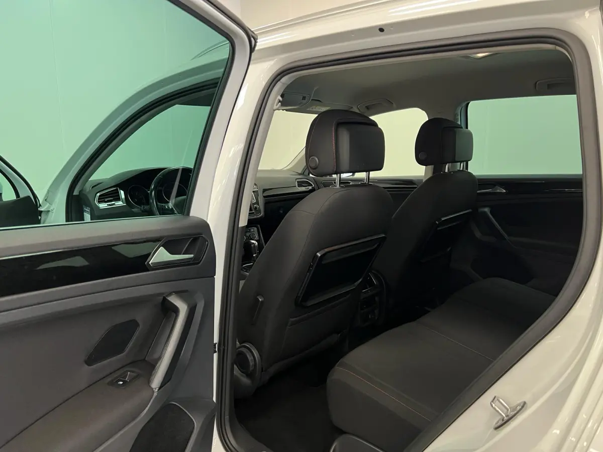 1.4 TSI ACT / AUTOMAAT / 150PK / SOUND Comf Busi / NAVI / PDC V en A / 18OOKG Trekg. /