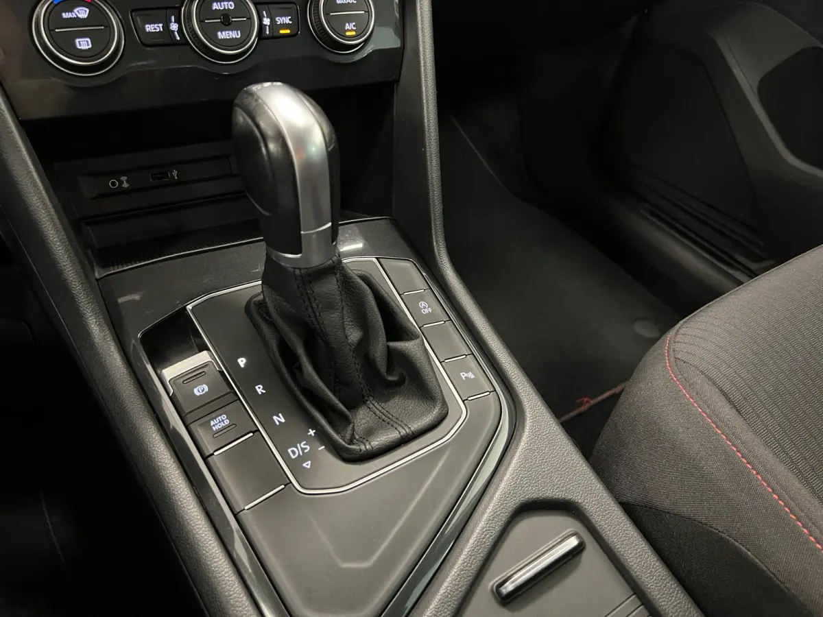1.4 TSI ACT / AUTOMAAT / 150PK / SOUND Comf Busi / NAVI / PDC V en A / 18OOKG Trekg. /