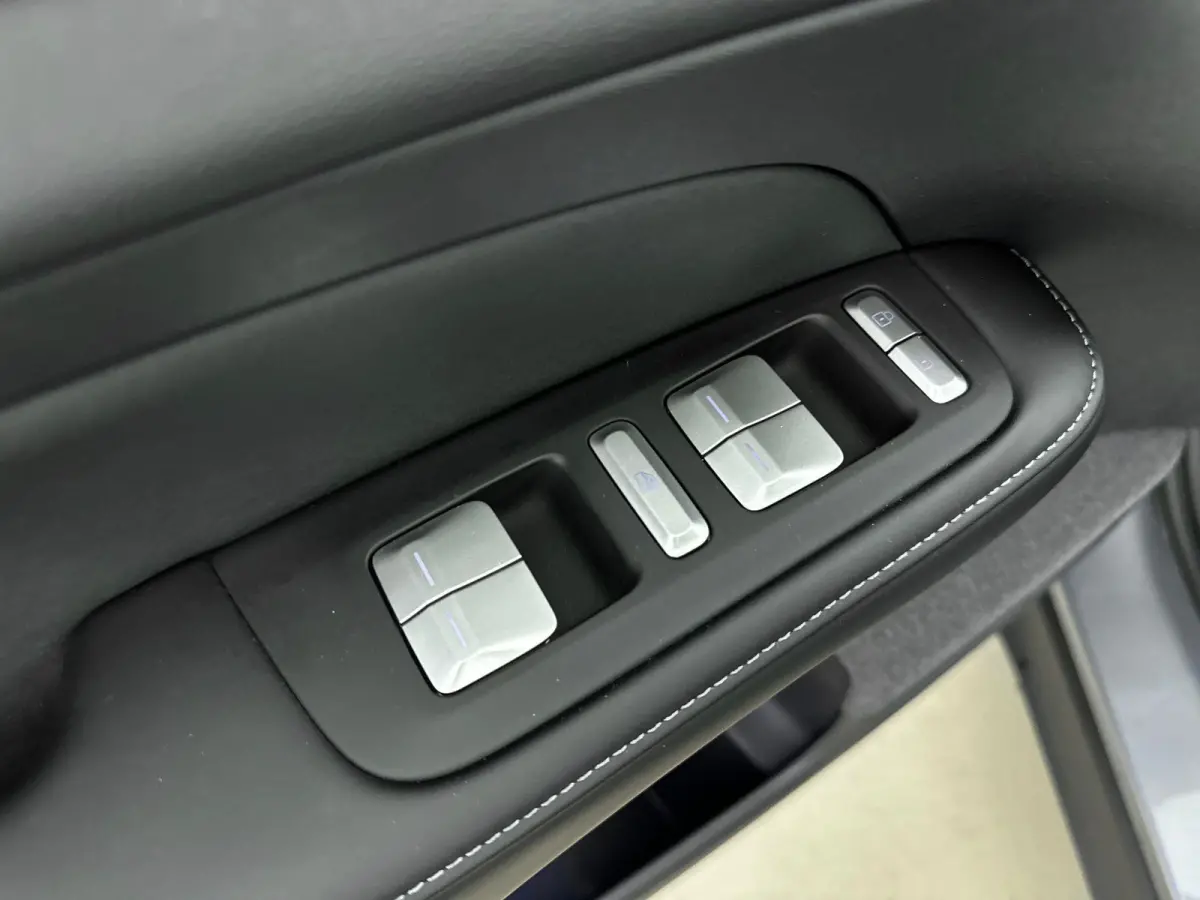 AWD Performance Apple Carplay | Trekhaak |