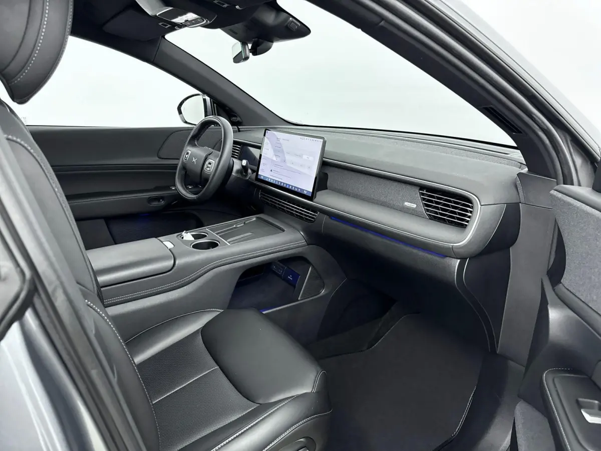 AWD Performance Apple Carplay | Trekhaak |