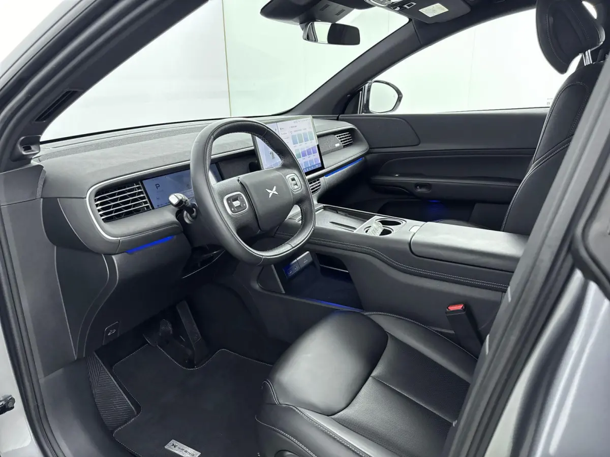 AWD Performance Apple Carplay | Trekhaak |