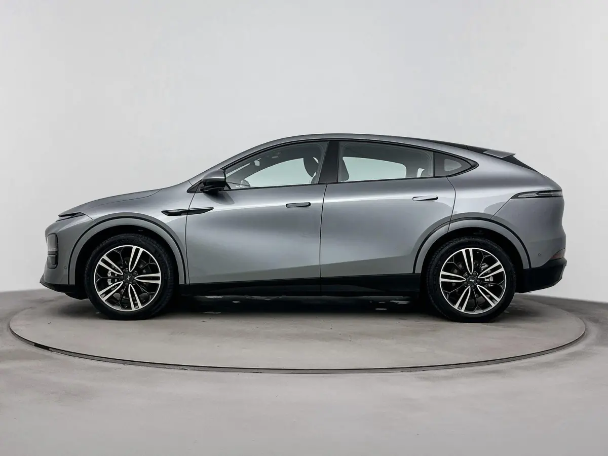 AWD Performance Apple Carplay | Trekhaak |