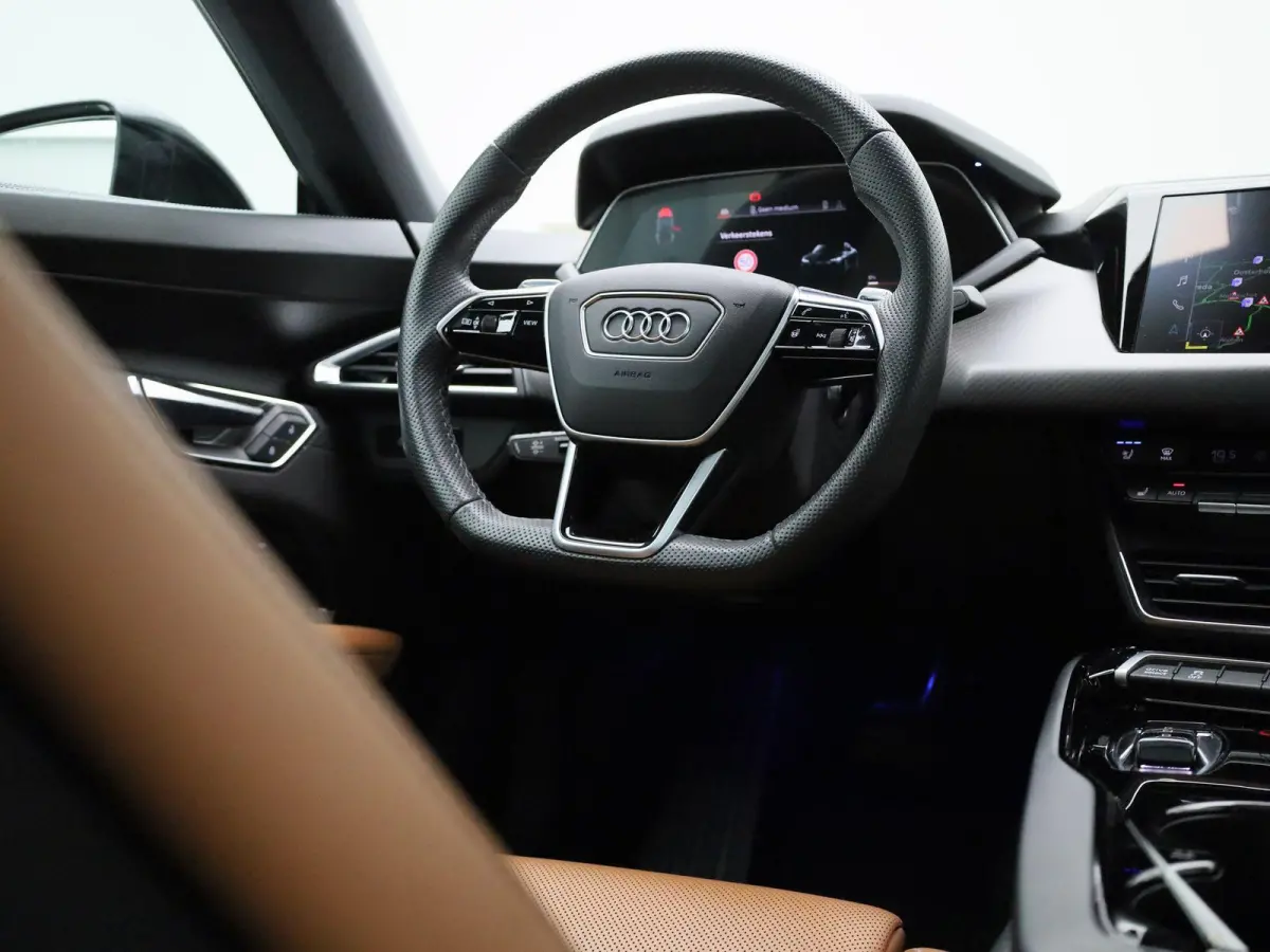93 kWh 476 PK | Audi Exclusive | Navigatie | 360 Camera | Bang & Olufsen Premium | Dodehoek detectie | Adaptive cruise control | Stoelverwarming | Stoelventilatie | 21' Lichtmetalen velgen |