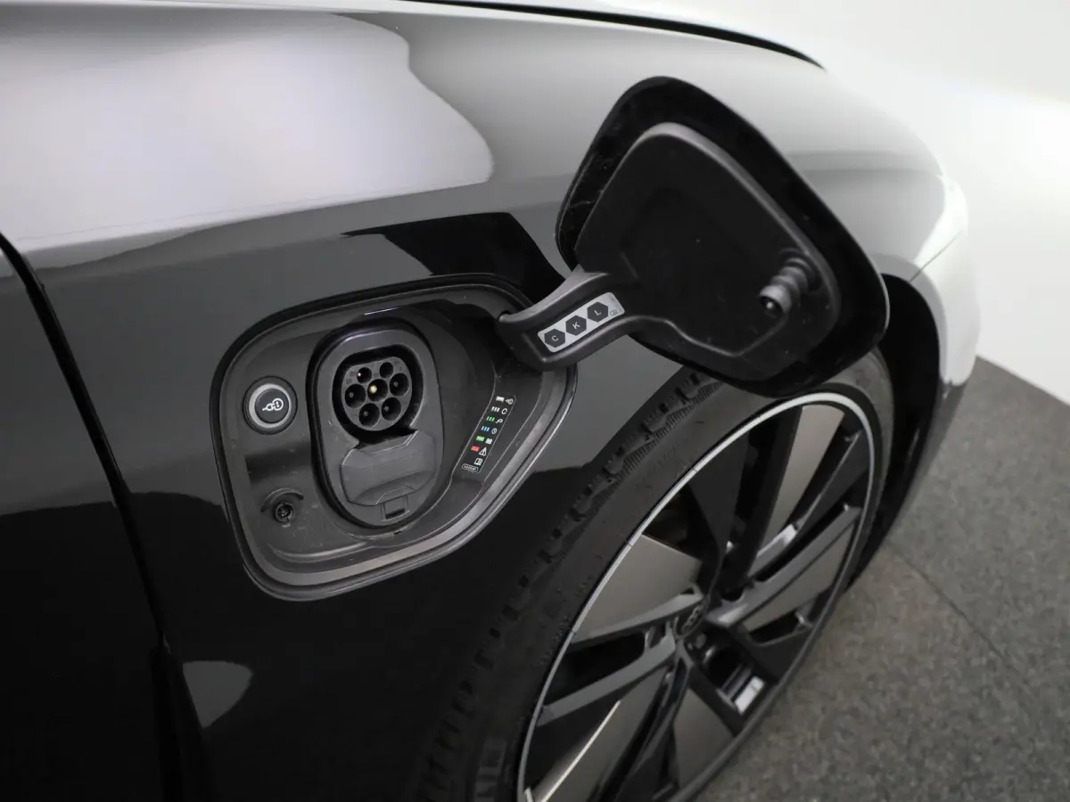 93 kWh 476 PK | Audi Exclusive | Navigatie | 360 Camera | Bang & Olufsen Premium | Dodehoek detectie | Adaptive cruise control | Stoelverwarming | Stoelventilatie | 21' Lichtmetalen velgen |
