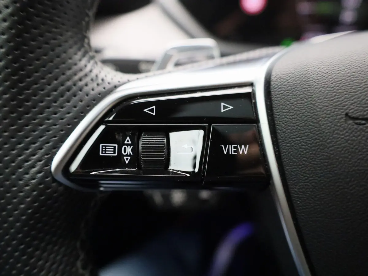 93 kWh 476 PK | Audi Exclusive | Navigatie | 360 Camera | Bang & Olufsen Premium | Dodehoek detectie | Adaptive cruise control | Stoelverwarming | Stoelventilatie | 21' Lichtmetalen velgen |