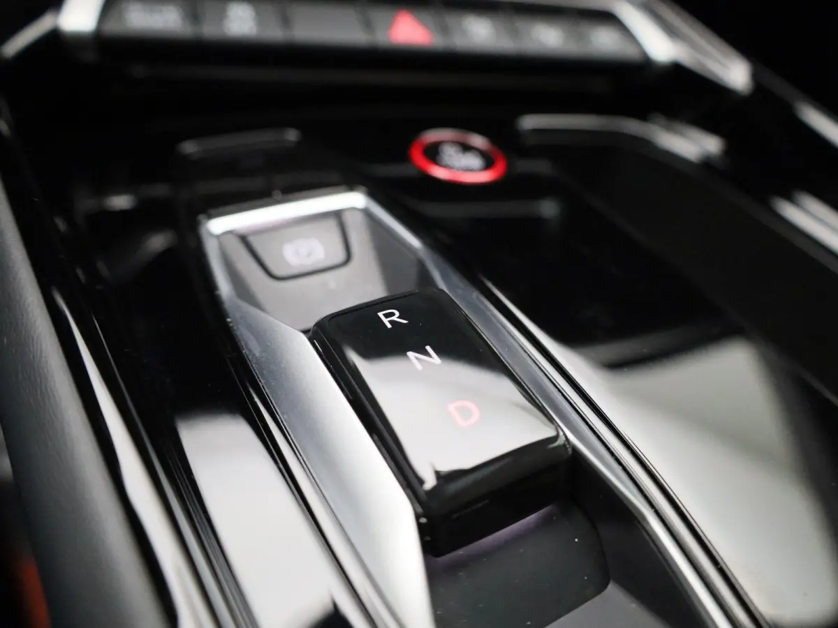 93 kWh 476 PK | Audi Exclusive | Navigatie | 360 Camera | Bang & Olufsen Premium | Dodehoek detectie | Adaptive cruise control | Stoelverwarming | Stoelventilatie | 21' Lichtmetalen velgen |