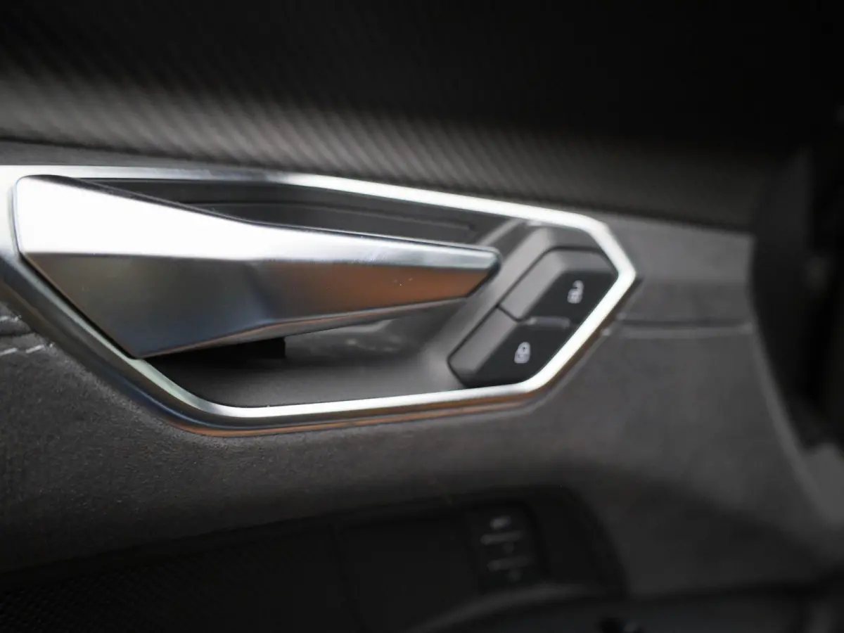 93 kWh 476 PK | Audi Exclusive | Navigatie | 360 Camera | Bang & Olufsen Premium | Dodehoek detectie | Adaptive cruise control | Stoelverwarming | Stoelventilatie | 21' Lichtmetalen velgen |